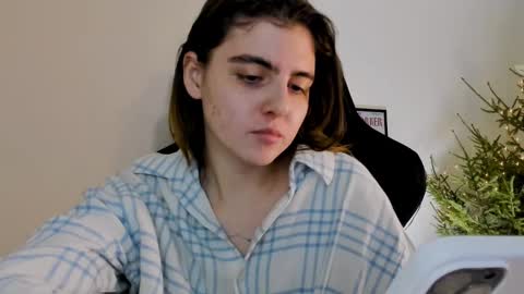 Snapshot of emmamon chatting on December 30, 2024, 7:21 pm Emma online show from December 30, 2024, 7:21 pm