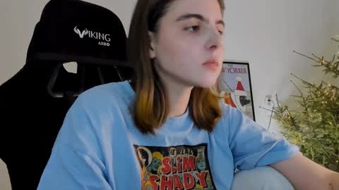 Snapshot of emmamon chatting on January 6, 2025, 8:07 pm Emma online show from January 6, 2025, 8:07 pm