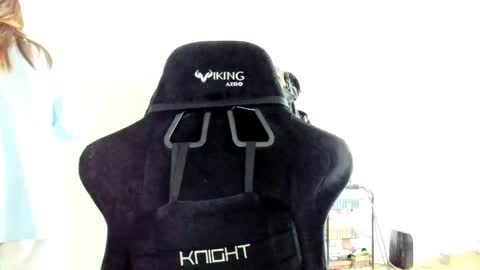 Snapshot of emmamon chatting on September 24, 2025, 10:07 am Emma online show from September 24, 2025, 10:07 am