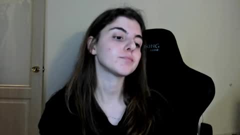 Snapshot of emmamon chatting on November 7, 2025, 3:01 pm Emma online show from November 7, 2025, 3:01 pm