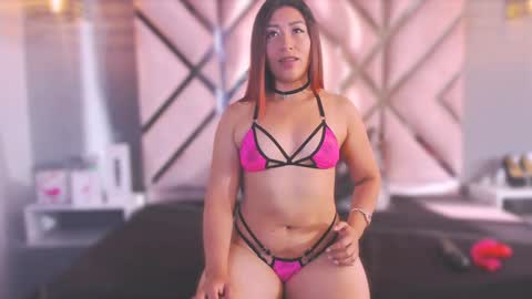 Snapshot of emmanaughty_ chatting on February 1, 2025, 10:13 pm emmanaughty_ online show from February 1, 2025, 10:13 pm