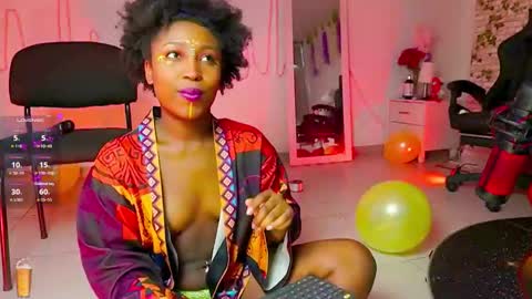 Snapshot of emmasanzoficial chatting on September 28, 2025, 11:37 am Sara online show from September 28, 2025, 11:37 am