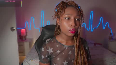 Snapshot of emmasanzoficial chatting on November 27, 2025, 11:23 am Sara online show from November 27, 2025, 11:23 am