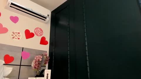 Snapshot of emmasmithh2 chatting on February 17, 2025, 5:14 am Emma online show from February 17, 2025, 5:14 am