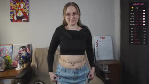 Snapshot of emmatiny chatting on October 22, 2025, 3:40 am Mia online show from October 22, 2025, 3:40 am