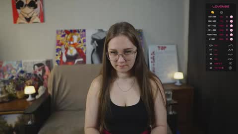 Snapshot of emmatiny chatting on November 10, 2025, 5:23 pm Mia online show from November 10, 2025, 5:23 pm