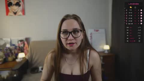 Snapshot of emmatiny chatting on November 11, 2025, 1:11 pm Mia online show from November 11, 2025, 1:11 pm