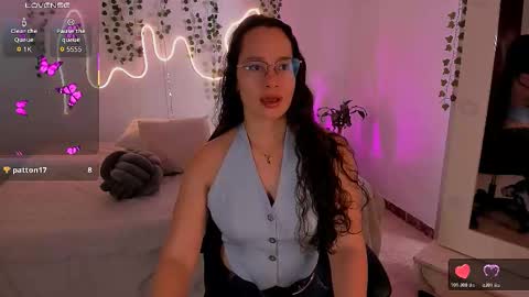 Emma Torres online show from December 16, 2025, 2:22 pm