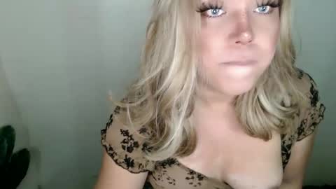 YourDreamGirl Emma  online show from September 15, 2025, 1:11 pm
