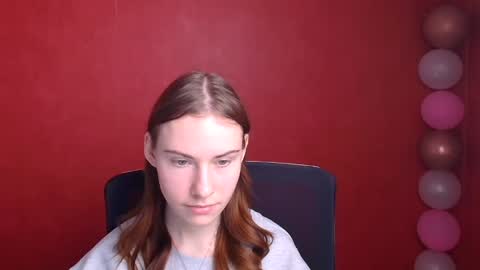 Snapshot of emmi_rossum chatting on February 26, 2025, 12:36 pm Emmi online show from February 26, 2025, 12:36 pm