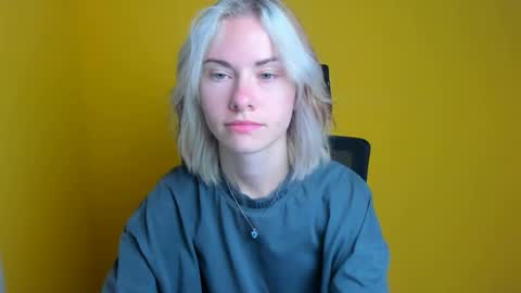 Snapshot of emmi_rossum chatting on September 9, 2025, 5:07 am Emmi online show from September 9, 2025, 5:07 am