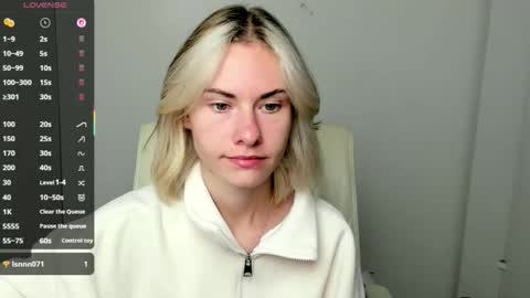 Snapshot of emmi_rossum chatting on September 25, 2025, 5:33 am Emmi online show from September 25, 2025, 5:33 am