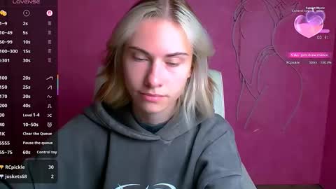 Snapshot of emmi_rossum chatting on September 27, 2025, 5:34 am Emmi online show from September 27, 2025, 5:34 am