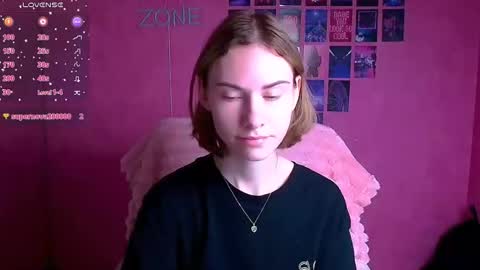 Snapshot of emmi_rossum chatting on December 3, 2025, 6:21 am Emmi online show from December 3, 2025, 6:21 am