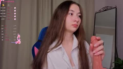 Snapshot of emmicanfly chatting on September 20, 2025, 11:33 am Emmi online show from September 20, 2025, 11:33 am