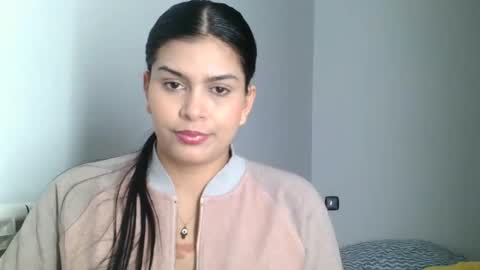 Snapshot of emmie_xxx chatting on December 16, 2024, 1:54 pm emmie online show from December 16, 2024, 1:54 pm