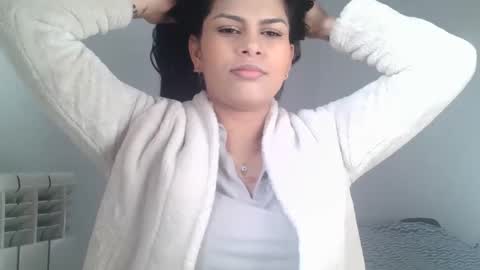 Snapshot of emmie_xxx chatting on December 18, 2024, 10:19 am emmie online show from December 18, 2024, 10:19 am