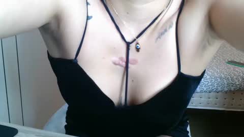 Snapshot of emmie_xxx chatting on January 21, 2025, 9:13 am emmie online show from January 21, 2025, 9:13 am