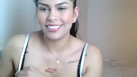 Snapshot of emmie_xxx chatting on February 25, 2025, 8:19 pm emmie online show from February 25, 2025, 8:19 pm