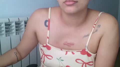 Snapshot of emmie_xxx chatting on October 19, 2025, 1:45 pm emmie online show from October 19, 2025, 1:45 pm