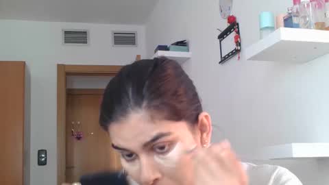 Snapshot of emmie_xxx chatting on October 27, 2025, 8:51 am emmie online show from October 27, 2025, 8:51 am