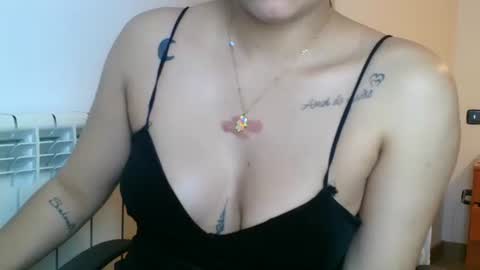 Snapshot of emmie_xxx chatting on November 13, 2025, 8:57 am emmie online show from November 13, 2025, 8:57 am