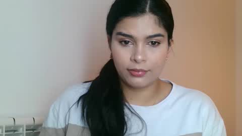 Snapshot of emmie_xxx chatting on December 1, 2025, 8:52 am emmie online show from December 1, 2025, 8:52 am