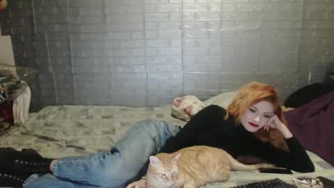 Emmily000 online show from December 2, 2024, 3:04 am