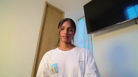 Snapshot of emmily_forever chatting on January 22, 2025, 10:48 pm emmily online show from January 22, 2025, 10:48 pm