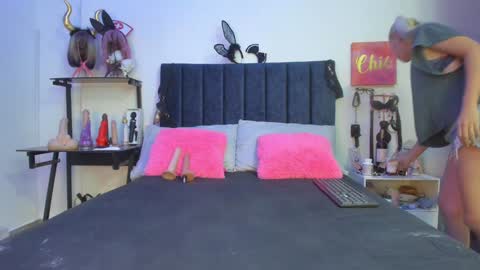 Snapshot of emmily_giraldo chatting on December 28, 2024, 11:52 am online show from December 28, 2024, 11:52 am