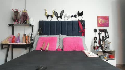 Snapshot of emmily_giraldo chatting on October 6, 2025, 12:24 pm online show from October 6, 2025, 12:24 pm