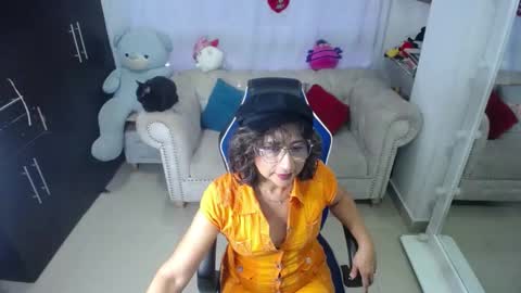Emmily online show from March 10, 2025, 11:16 pm