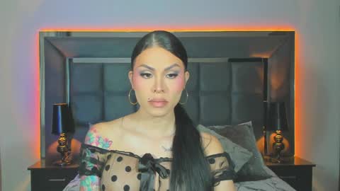 Snapshot of emmilysantibanez chatting on December 5, 2024, 1:49 pm Emmily Santibaez online show from December 5, 2024, 1:49 pm