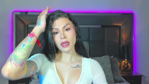 Snapshot of emmilysantibanez chatting on December 9, 2024, 1:45 pm Emmily Santibaez online show from December 9, 2024, 1:45 pm