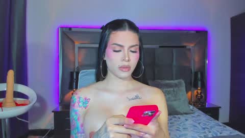 Snapshot of emmilysantibanez chatting on January 21, 2025, 4:05 pm Emmily Santibaez online show from January 21, 2025, 4:05 pm