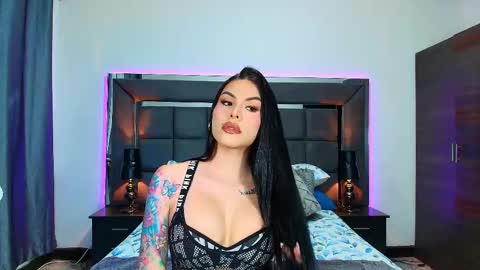 Snapshot of emmilysantibanez chatting on March 9, 2025, 1:15 pm Emmily Santibaez online show from March 9, 2025, 1:15 pm