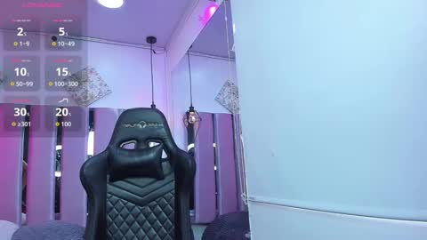 Snapshot of emmy_rosse_ chatting on October 30, 2025, 8:20 pm Emmy  online show from October 30, 2025, 8:20 pm