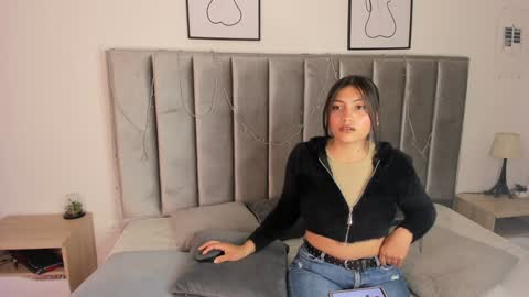 Snapshot of emmy_turnner chatting on January 11, 2025, 12:07 pm Emily Laila online show from January 11, 2025, 12:07 pm