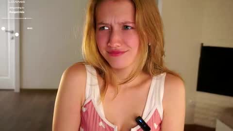 Snapshot of emmyleri chatting on September 17, 2025, 1:46 pm Emmy online show from September 17, 2025, 1:46 pm