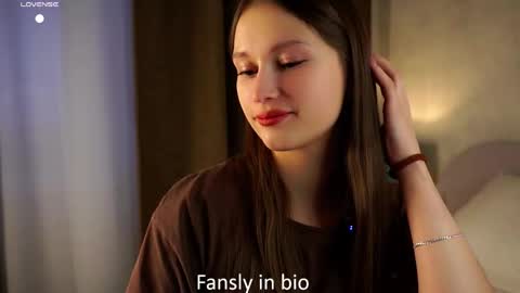 Snapshot of emmyleri chatting on October 31, 2025, 1:06 am Emmy online show from October 31, 2025, 1:06 am