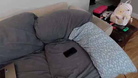 Snapshot of emodream1998media chatting on March 12, 2025, 1:58 am EmoDream1998 online show from March 12, 2025, 1:58 am