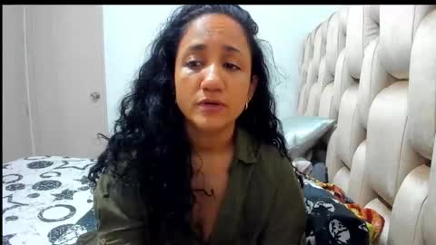Snapshot of emperatriztapia chatting on October 6, 2025, 12:08 am emperatriztapia online show from October 6, 2025, 12:08 am