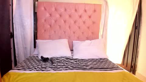 Emy New profile my other account was suspended follow me online show from December 3, 2025, 6:39 pm