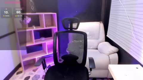 Emy Silver online show from December 5, 2024, 8:22 pm