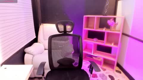 Emy Silver online show from December 6, 2024, 5:44 pm