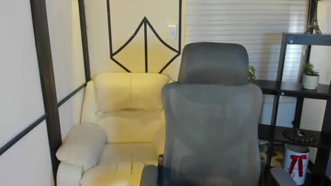 Emy Silver online show from February 7, 2025, 4:35 pm