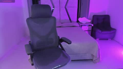 Emy Silver online show from March 7, 2025, 1:40 pm