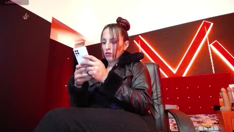 Snapshot of engel_devil chatting on October 26, 2025, 11:49 am Engel online show from October 26, 2025, 11:49 am