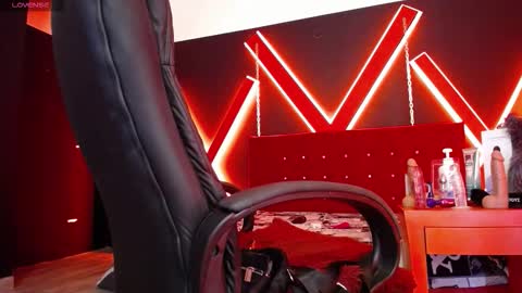 Snapshot of engel_devil chatting on October 28, 2025, 3:36 pm Engel online show from October 28, 2025, 3:36 pm