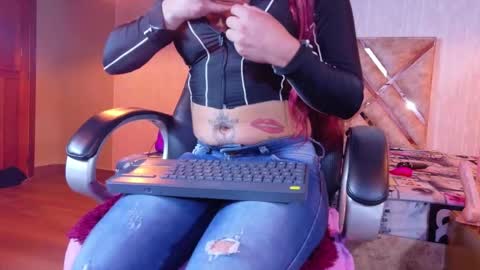 Snapshot of engel_devil chatting on November 13, 2025, 11:42 am Engel online show from November 13, 2025, 11:42 am